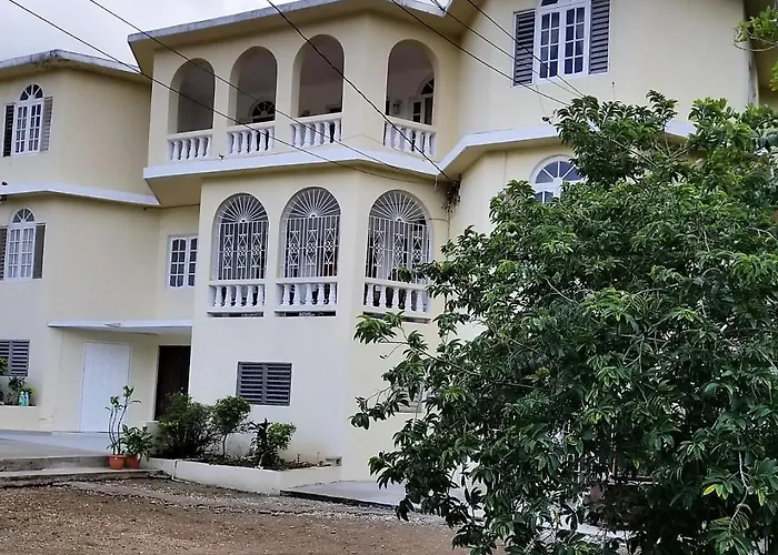 Maranatha Close Guest house