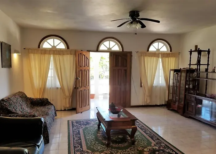 Guest house Maranatha Close