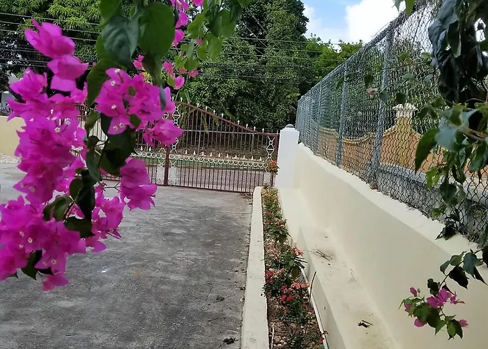 Maranatha Close Guest house
